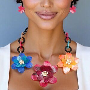 The Bold & Brilliant 3D Flower Power Collar